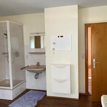 Apartment Kompaktes 1-zimmer-apartment Mit Pantry-küche