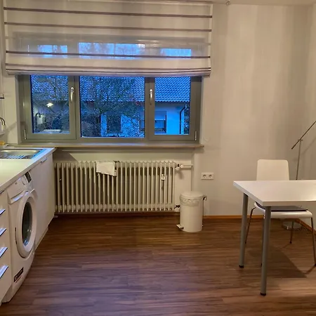 Apartment Kompaktes 1-zimmer-apartment Mit Pantry-küche *